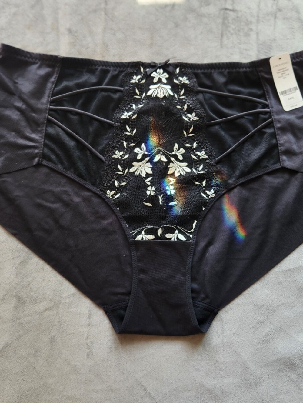 NWT - Panties - Understance Tasha Mid-Rise Bikini Lace Brief in Black